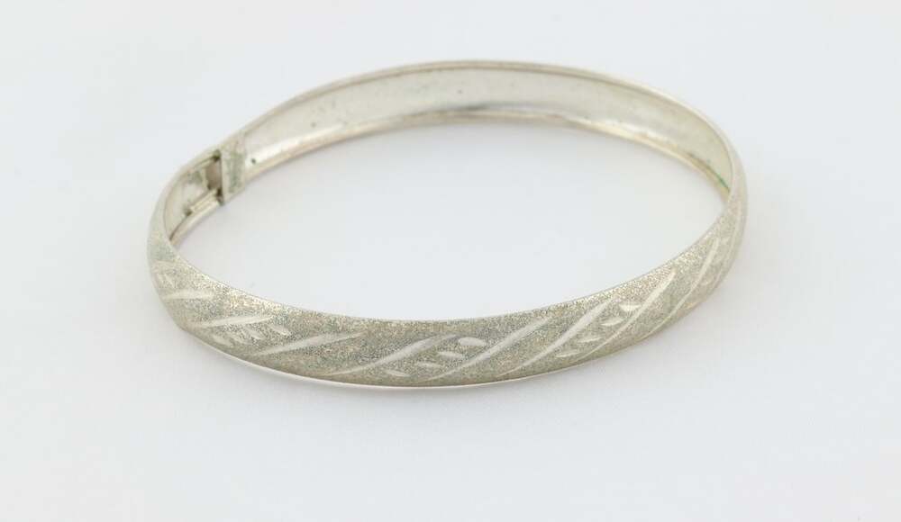 Sterling Silver Textured Bangle Bracelet 7 1/2" inch - Picture 6 of 7